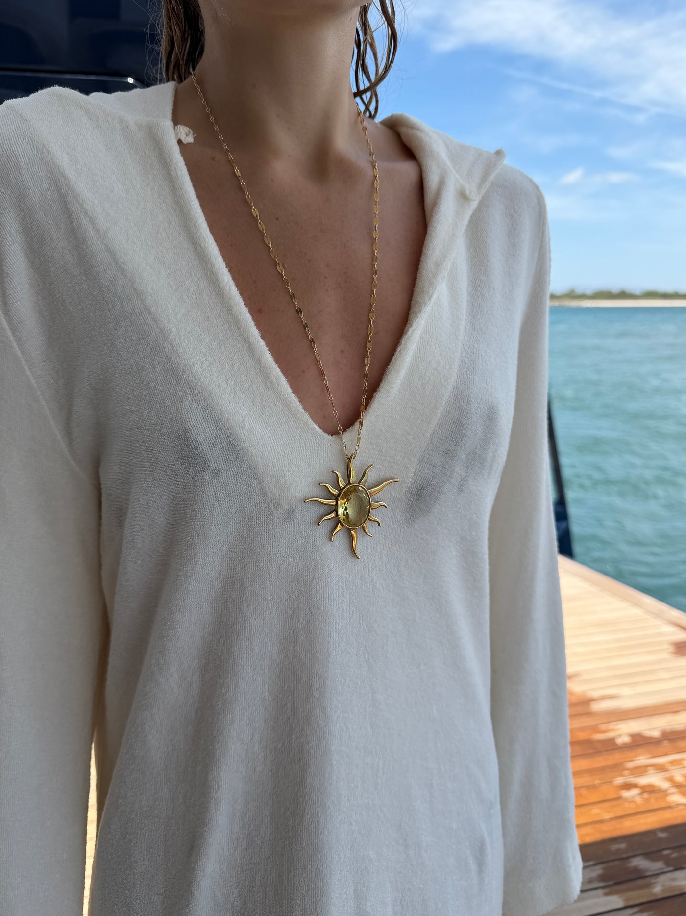 Iris Pendant in Gold