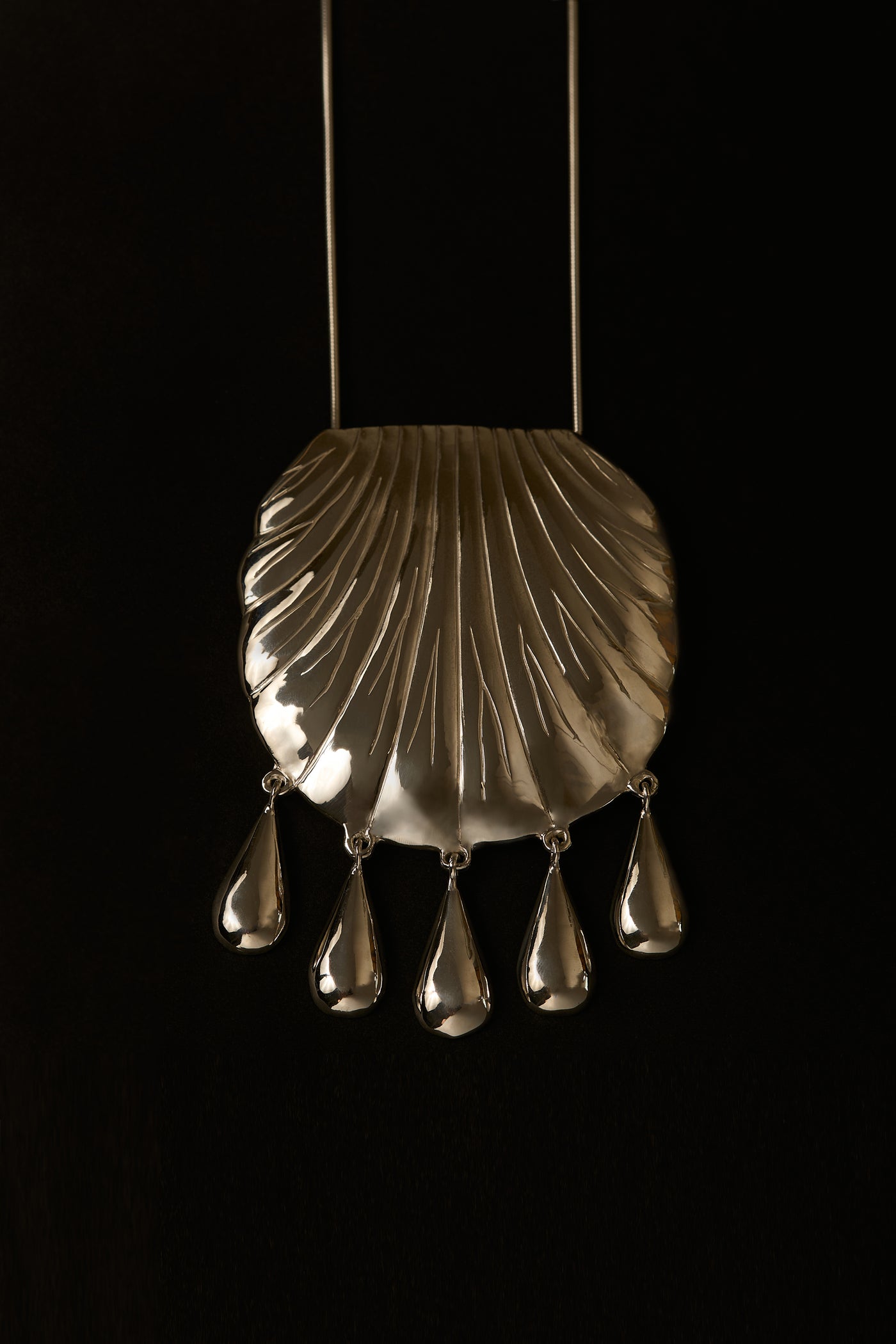 Petra Shell Necklace in Gold