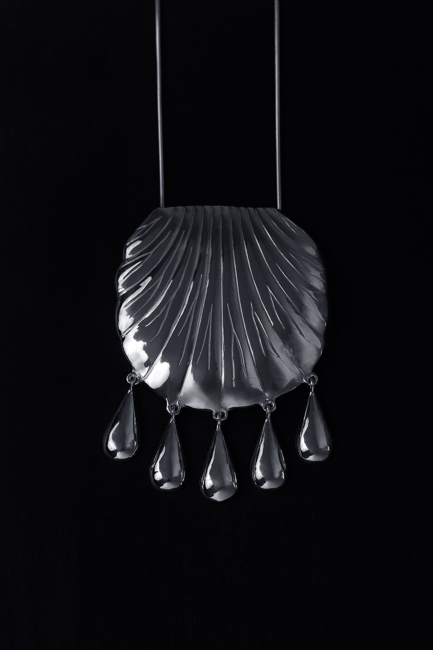 Petra Shell Necklace in Silver