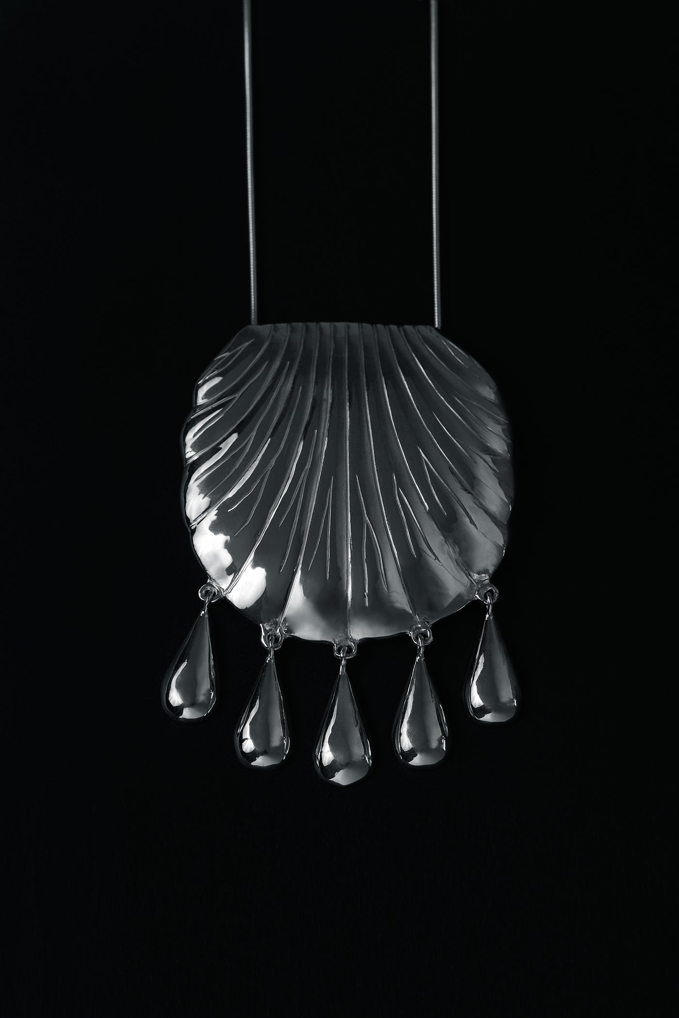 Petra Shell Necklace in Silver