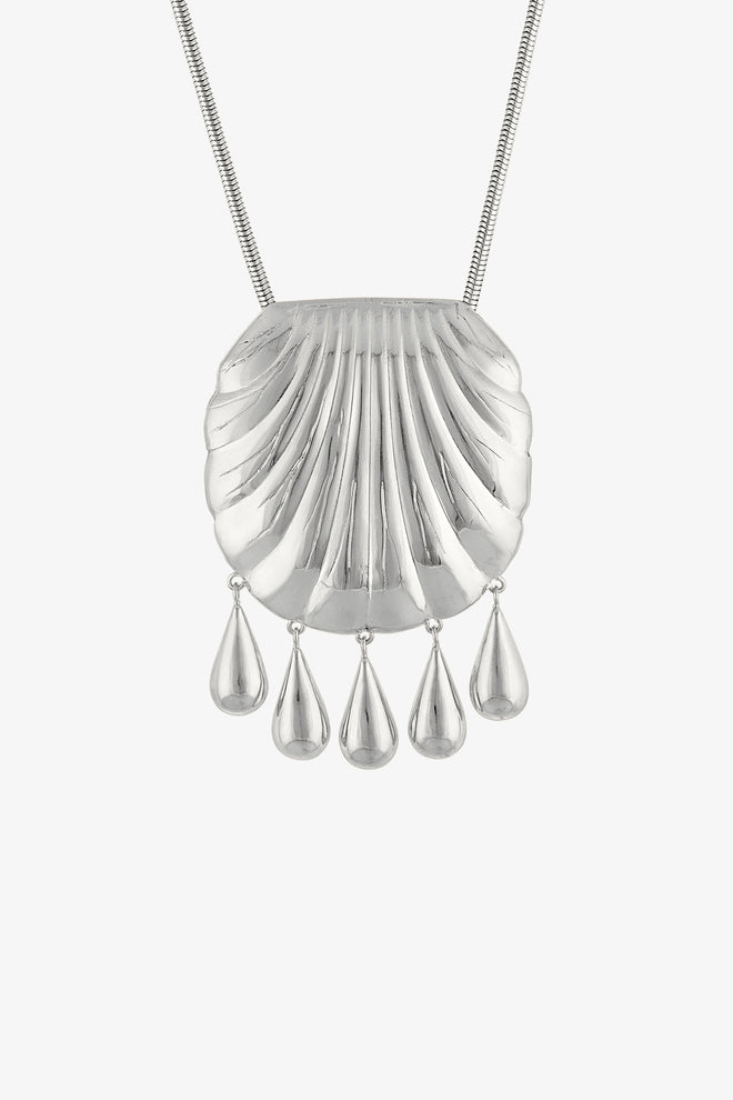 Petra Shell Necklace in Silver